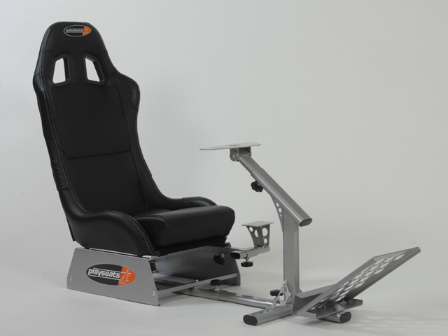 ◇　本日　PLAYSEATS　(レーシングゲーム専用シート)　入荷しました。