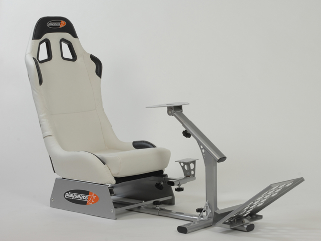 ◇　本日　PLAYSEATS　(レーシングゲーム専用シート)　入荷しました。