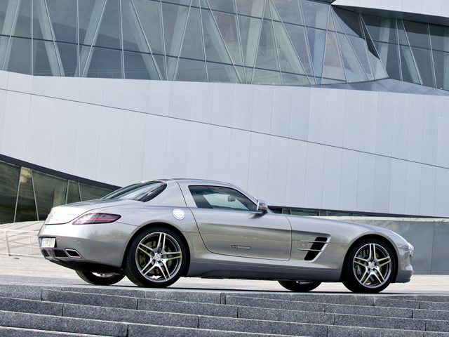 ◇　AMG　SLS (2011-)　NEW SLS-class　発表　!!